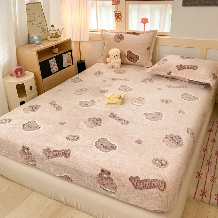 91家纺网 家纺一手货源 找家纺 川悦生活 2025新款高克重雪花绒卡通印花加厚保暖大床单床笠 床笠巧克力熊