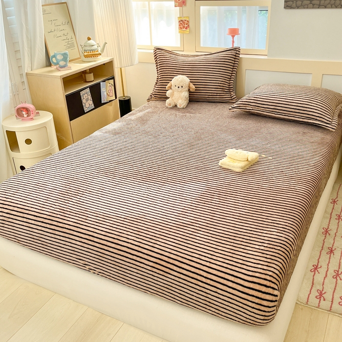 91家纺网 家纺一手货源 找家纺 川悦生活 2025新款高克重雪花绒卡通印花加厚保暖大床单床笠 床笠秋语-茶咖