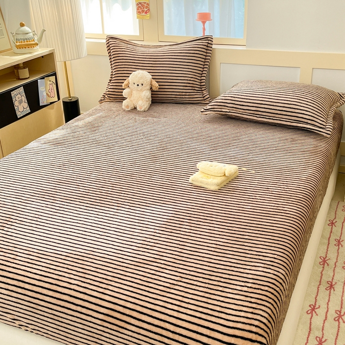 91家纺网 家纺一手货源 找家纺 川悦生活 2025新款高克重雪花绒卡通印花加厚保暖大床单床笠 床笠秋语-茶咖