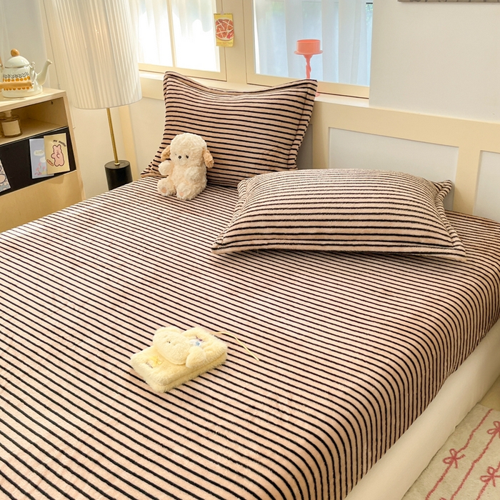 91家纺网 家纺一手货源 找家纺 川悦生活 2025新款高克重雪花绒卡通印花加厚保暖大床单床笠 床笠秋语-茶咖