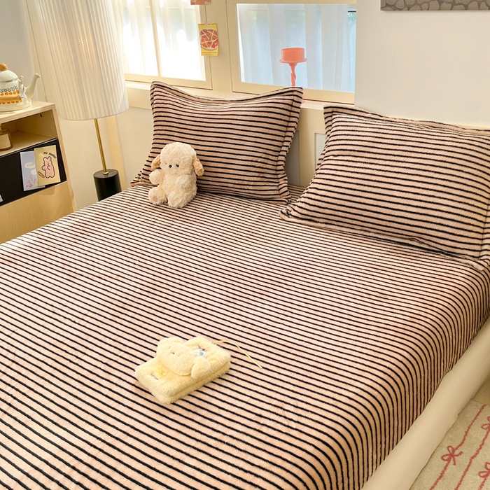 91家纺网 家纺一手货源 找家纺 川悦生活 2025新款高克重雪花绒卡通印花加厚保暖大床单床笠 床笠秋语-茶咖