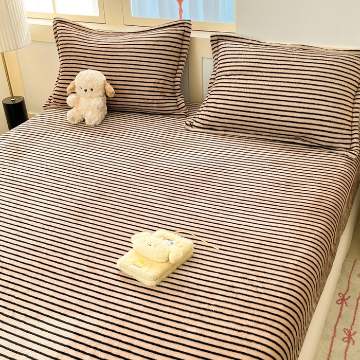 91家纺网 家纺一手货源 找家纺 川悦生活 2025新款高克重雪花绒卡通印花加厚保暖大床单床笠 床笠秋语-茶咖