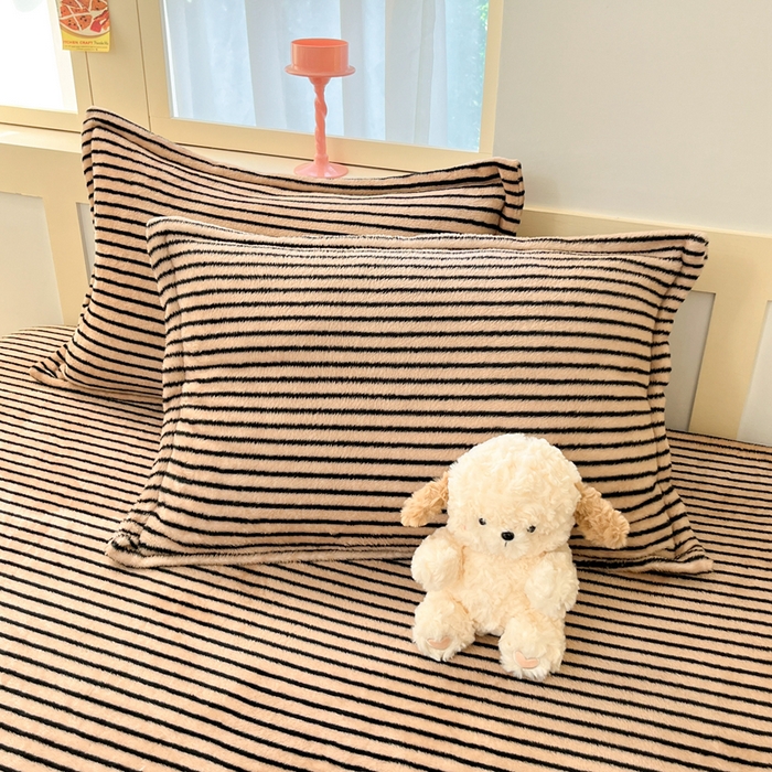 91家纺网 家纺一手货源 找家纺 川悦生活 2025新款高克重雪花绒卡通印花加厚保暖大床单床笠 床笠秋语-茶咖