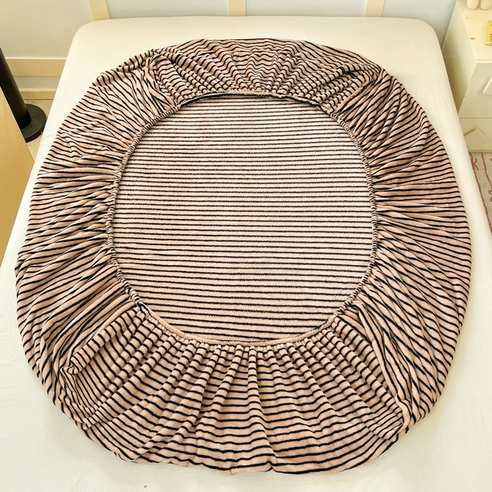 91家纺网 家纺一手货源 找家纺 川悦生活 2025新款高克重雪花绒卡通印花加厚保暖大床单床笠 床笠秋语-茶咖