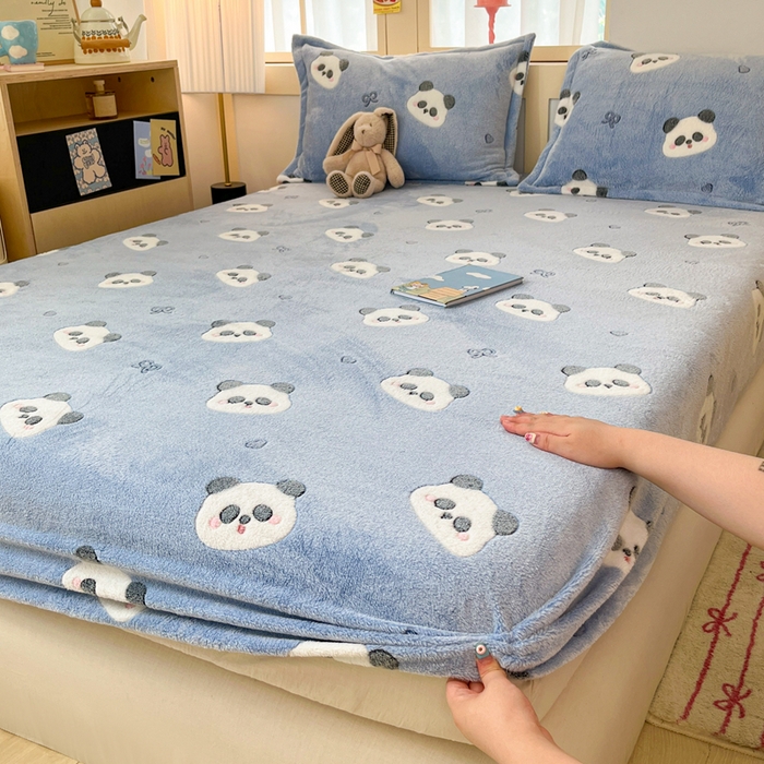 91家纺网 家纺一手货源 找家纺 川悦生活 2025新款高克重雪花绒卡通印花加厚保暖大床单床笠 床笠塔丽小熊猫
