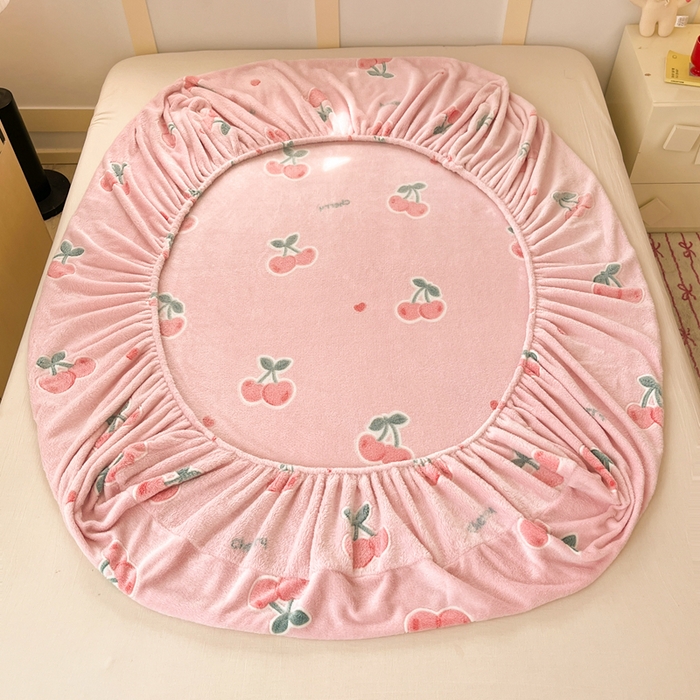 91家纺网 家纺一手货源 找家纺 川悦生活 2025新款高克重雪花绒卡通印花加厚保暖大床单床笠 床笠桃心爱语