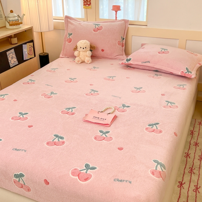 91家纺网 家纺一手货源 找家纺 川悦生活 2025新款高克重雪花绒卡通印花加厚保暖大床单床笠 床笠桃心爱语