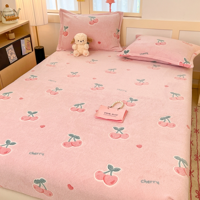 91家纺网 家纺一手货源 找家纺 川悦生活 2025新款高克重雪花绒卡通印花加厚保暖大床单床笠 床笠桃心爱语