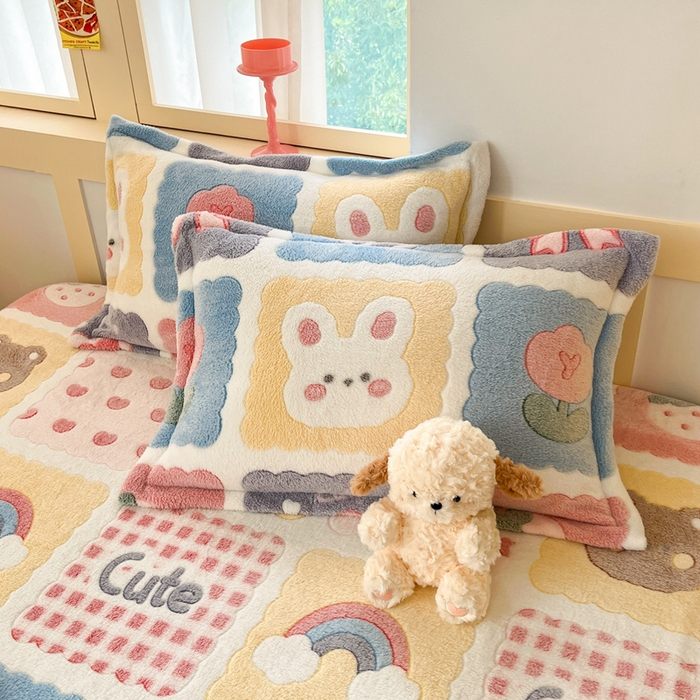 91家纺网 家纺一手货源 找家纺 川悦生活 2025新款高克重雪花绒卡通印花加厚保暖大床单床笠 床笠甜蜜日常粉