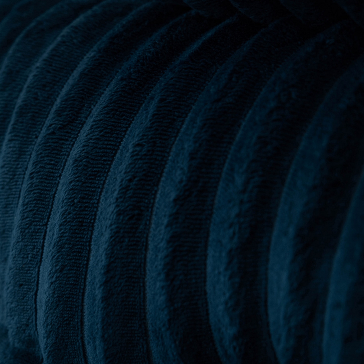 91家纺网 家纺一手货源 找家纺 美达人 2025新款兔绒抽条三角靠垫加枕头 Ziyu-兔绒-蓝色