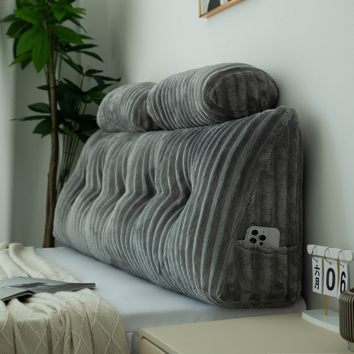 91家纺网 家纺一手货源 找家纺 美达人 2025新款兔绒抽条三角靠垫加枕头 Ziyu-兔绒-灰色