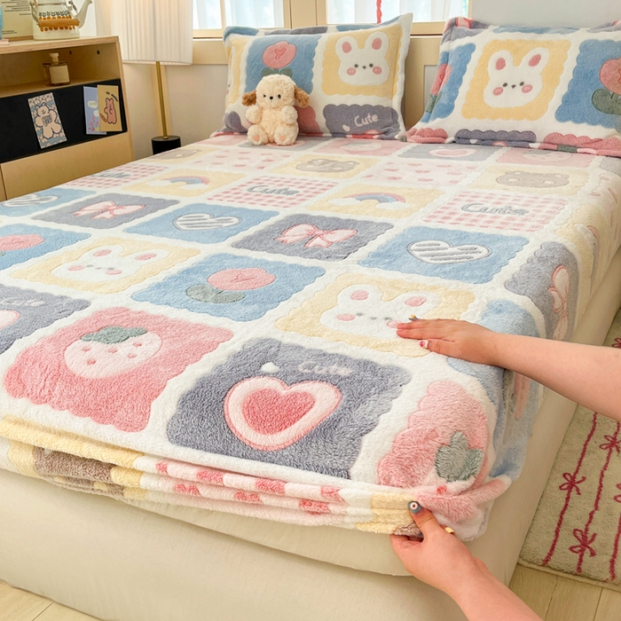 91家纺网 家纺一手货源 找家纺 川悦生活 2025新款高克重雪花绒卡通印花加厚保暖大床单床笠 床笠甜蜜日常粉