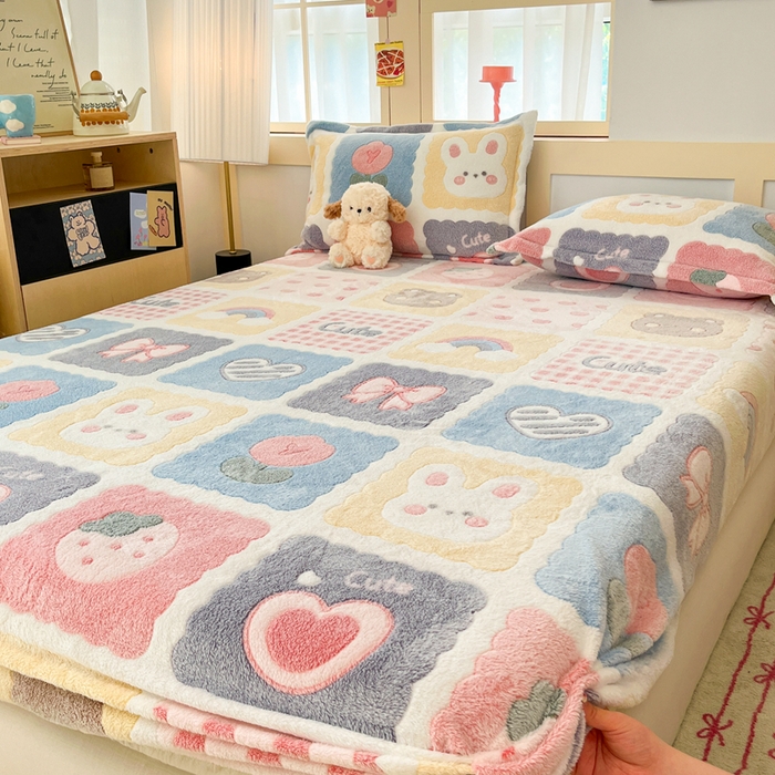 91家纺网 家纺一手货源 找家纺 川悦生活 2025新款高克重雪花绒卡通印花加厚保暖大床单床笠 床笠甜蜜日常粉