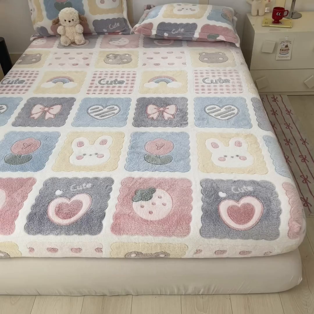 91家纺网 家纺一手货源 找家纺 川悦生活 2025新款高克重雪花绒卡通印花加厚保暖大床单床笠 床笠甜蜜日常粉