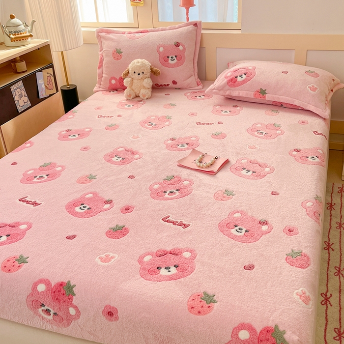 91家纺网 家纺一手货源 找家纺 川悦生活 2025新款高克重雪花绒卡通印花加厚保暖大床单床笠 床笠甜系粉熊