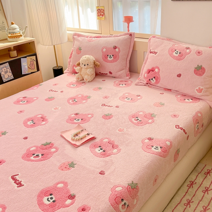 91家纺网 家纺一手货源 找家纺 川悦生活 2025新款高克重雪花绒卡通印花加厚保暖大床单床笠 床笠甜系粉熊