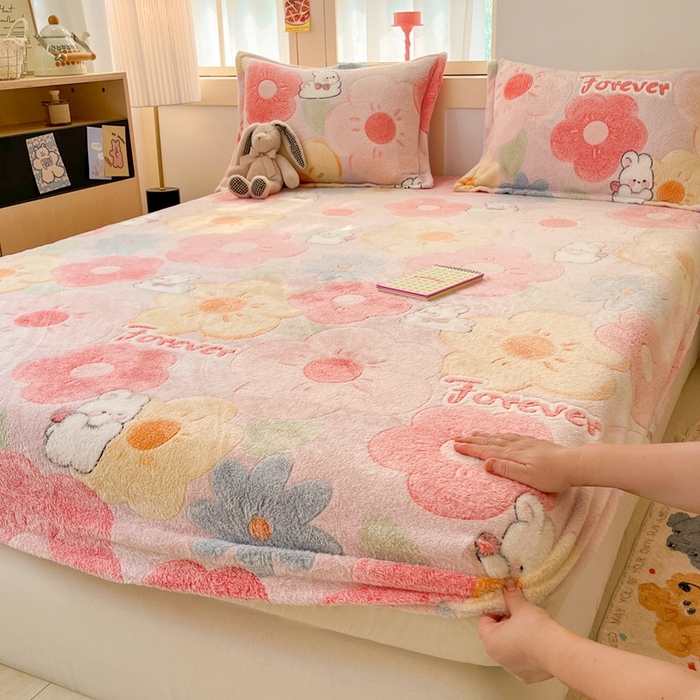 91家纺网 家纺一手货源 找家纺 川悦生活 2025新款高克重雪花绒卡通印花加厚保暖大床单床笠 床笠甜心花田