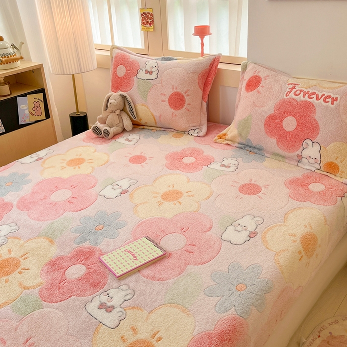 91家纺网 家纺一手货源 找家纺 川悦生活 2025新款高克重雪花绒卡通印花加厚保暖大床单床笠 床笠甜心花田