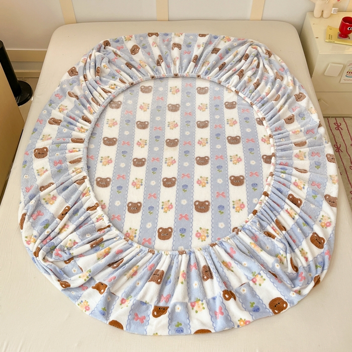 91家纺网 家纺一手货源 找家纺 川悦生活 2025新款高克重雪花绒卡通印花加厚保暖大床单床笠 床笠小熊花园