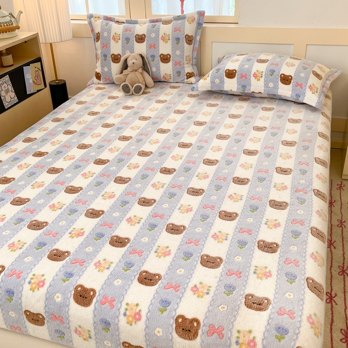 91家纺网 家纺一手货源 找家纺 川悦生活 2025新款高克重雪花绒卡通印花加厚保暖大床单床笠 床笠小熊花园