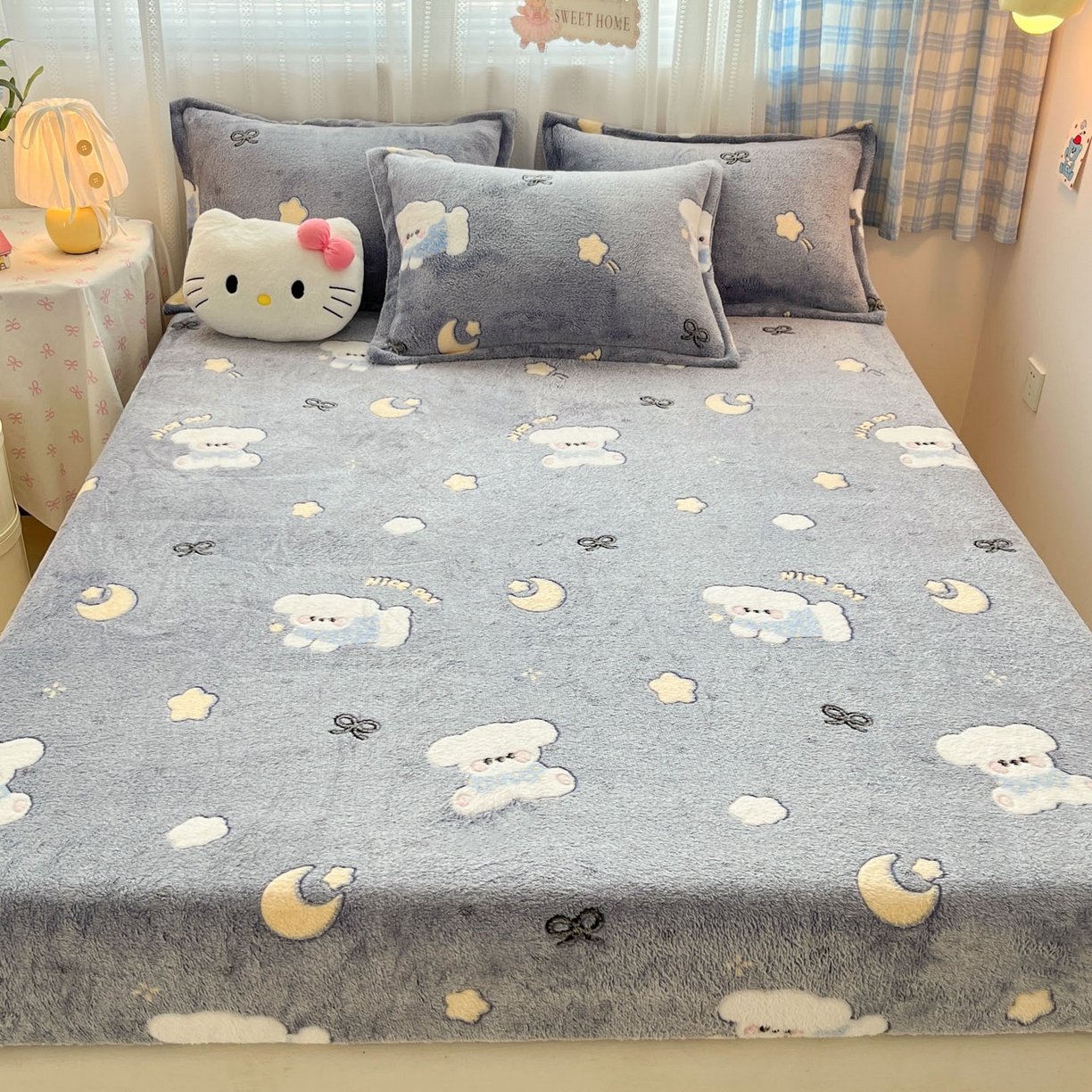 91家纺网 家纺一手货源 找家纺 川悦生活 2025新款高克重雪花绒卡通印花加厚保暖大床单床笠 床笠星月小狗-灰