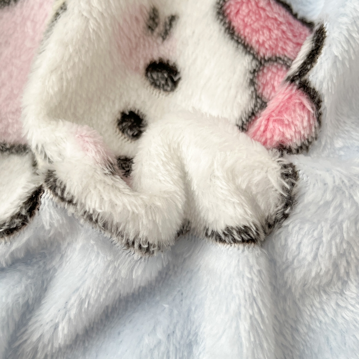 91家纺网 家纺一手货源 找家纺 川悦生活 2025新款高克重雪花绒卡通印花加厚保暖大床单床笠 床笠幸运小咪