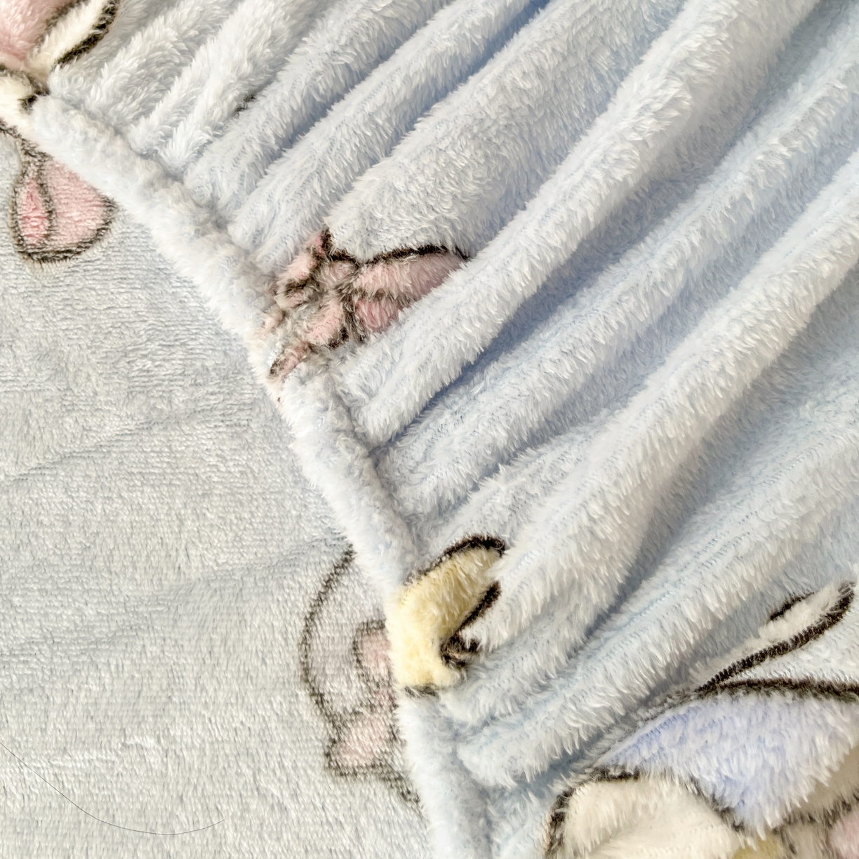 91家纺网 家纺一手货源 找家纺 川悦生活 2025新款高克重雪花绒卡通印花加厚保暖大床单床笠 床笠幸运小咪