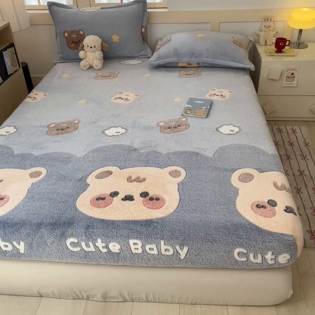 91家纺网 家纺一手货源 找家纺 川悦生活 2025新款高克重雪花绒卡通印花加厚保暖大床单床笠 床笠熊小巴