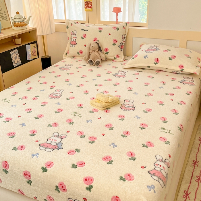 91家纺网 家纺一手货源 找家纺 川悦生活 2025新款高克重雪花绒卡通印花加厚保暖大床单床笠 床笠郁金奶兔