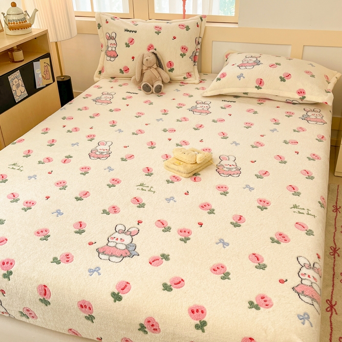 91家纺网 家纺一手货源 找家纺 川悦生活 2025新款高克重雪花绒卡通印花加厚保暖大床单床笠 床笠郁金奶兔