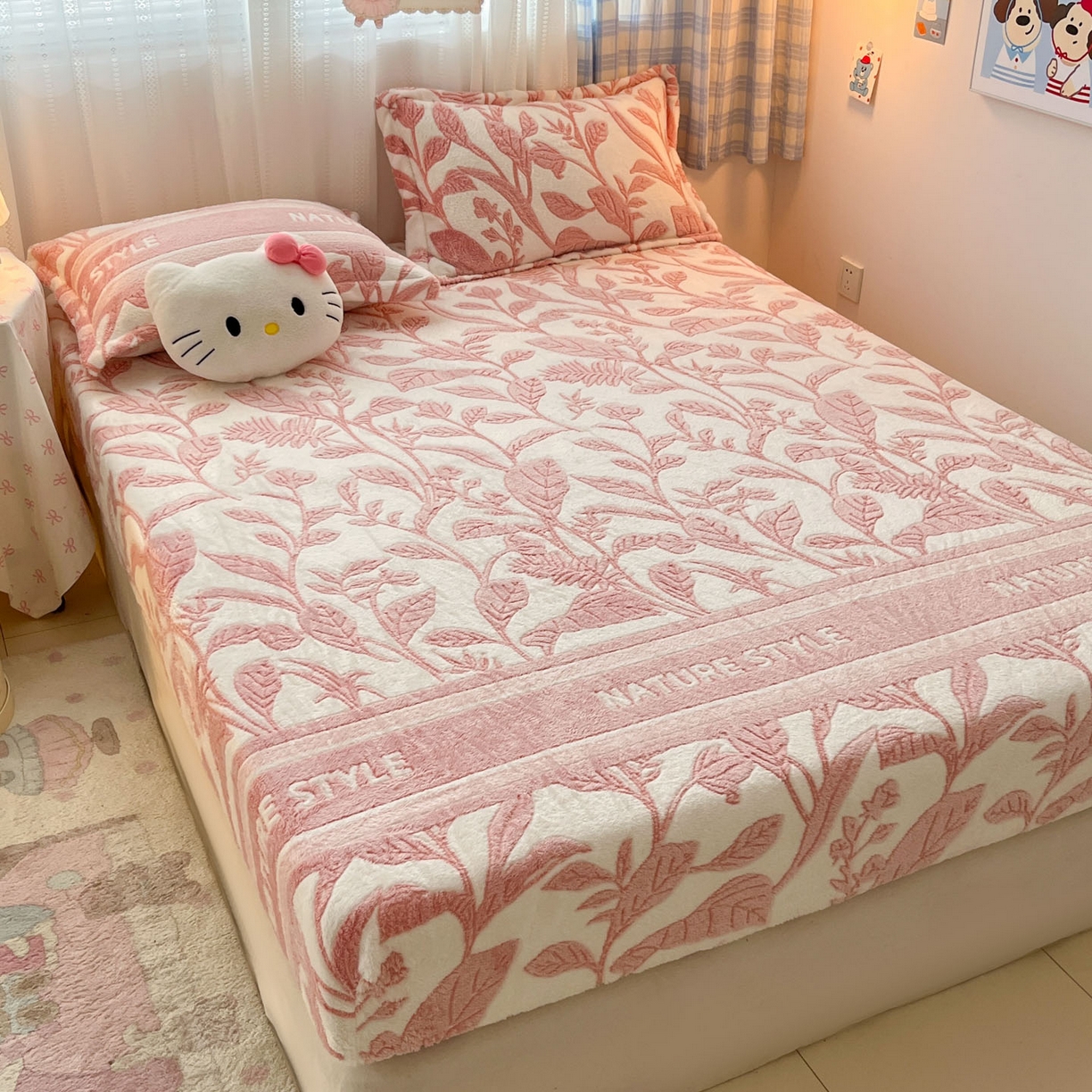 91家纺网 家纺一手货源 找家纺 川悦生活 2025新款高克重雪花绒卡通印花加厚保暖大床单床笠 床笠月桂-粉
