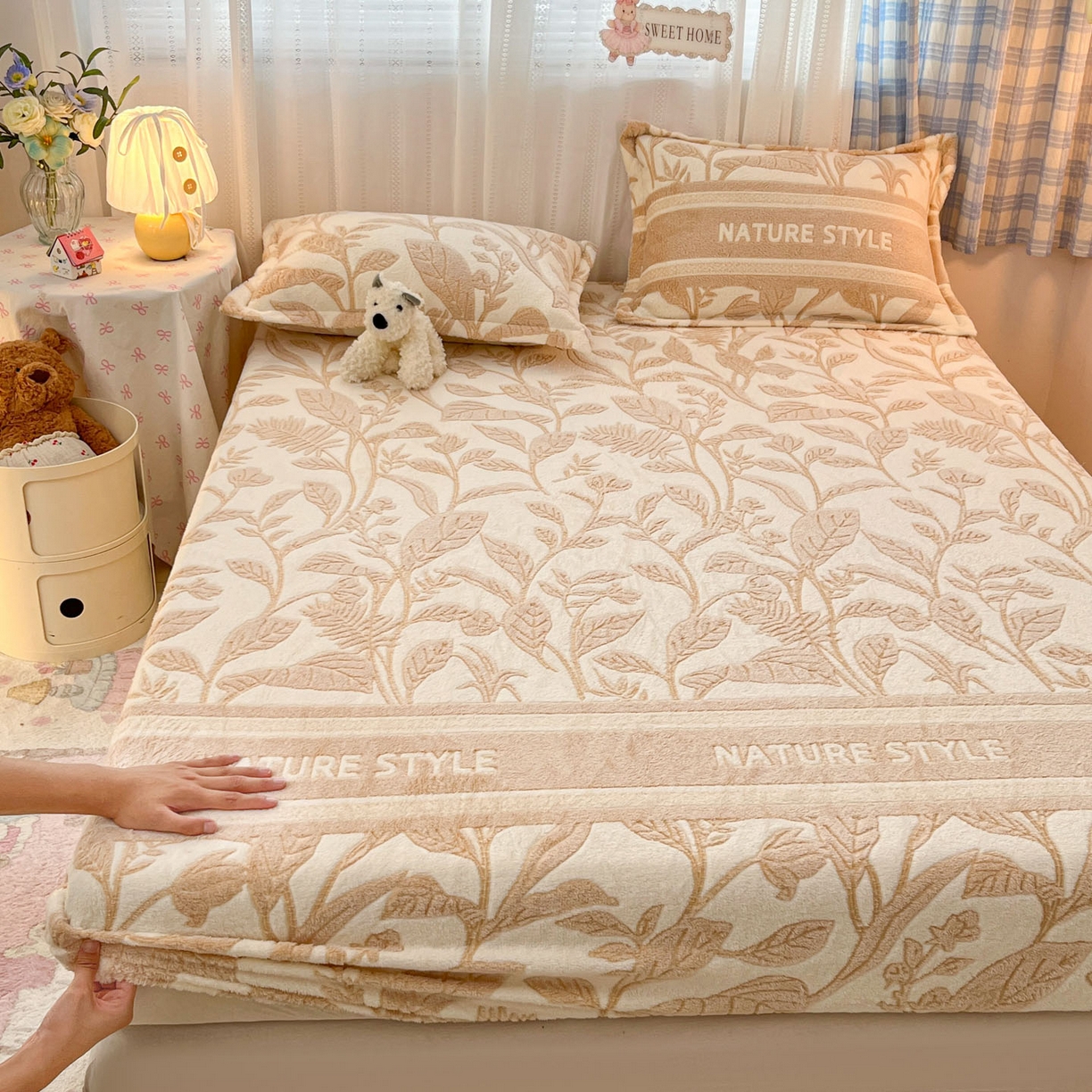 91家纺网 家纺一手货源 找家纺 川悦生活 2025新款高克重雪花绒卡通印花加厚保暖大床单床笠 床笠月桂-浅咖