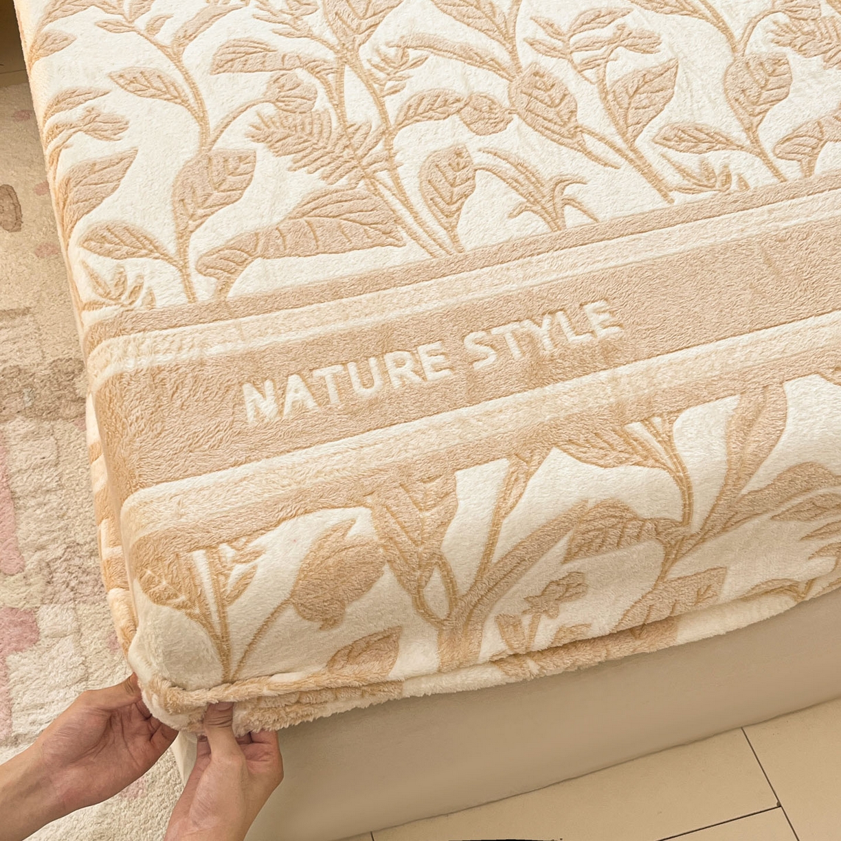 91家纺网 家纺一手货源 找家纺 川悦生活 2025新款高克重雪花绒卡通印花加厚保暖大床单床笠 床笠月桂-浅咖