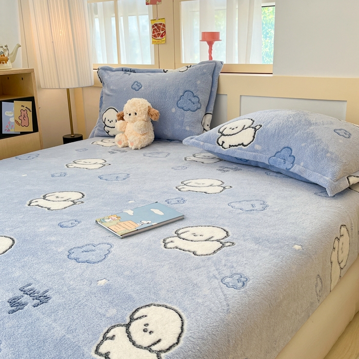 91家纺网 家纺一手货源 找家纺 川悦生活 2025新款高克重雪花绒卡通印花加厚保暖大床单床笠 床笠云朵奶狗