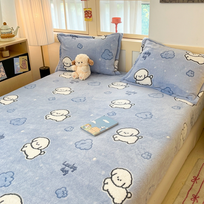 91家纺网 家纺一手货源 找家纺 川悦生活 2025新款高克重雪花绒卡通印花加厚保暖大床单床笠 床笠云朵奶狗