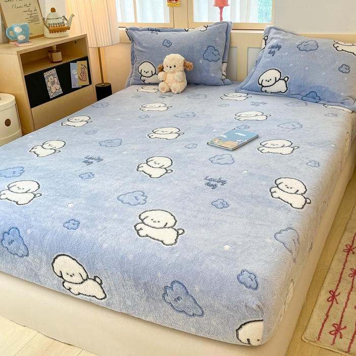 91家纺网 家纺一手货源 找家纺 川悦生活 2025新款高克重雪花绒卡通印花加厚保暖大床单床笠 床笠云朵奶狗