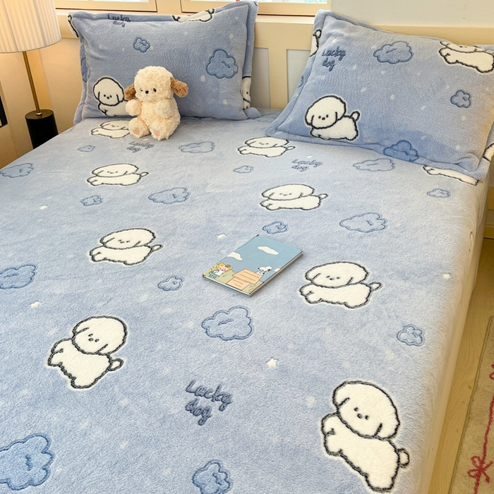 91家纺网 家纺一手货源 找家纺 川悦生活 2025新款高克重雪花绒卡通印花加厚保暖大床单床笠 床笠云朵奶狗