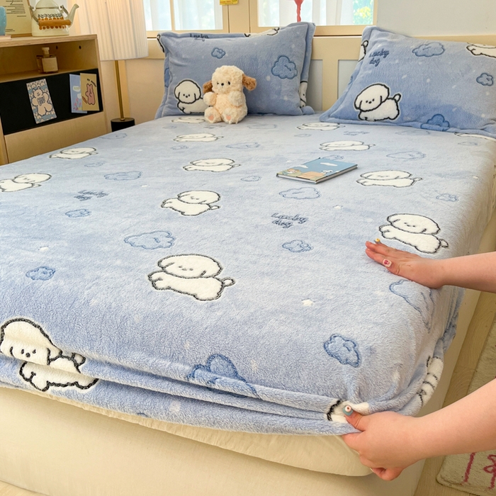 91家纺网 家纺一手货源 找家纺 川悦生活 2025新款高克重雪花绒卡通印花加厚保暖大床单床笠 床笠云朵奶狗