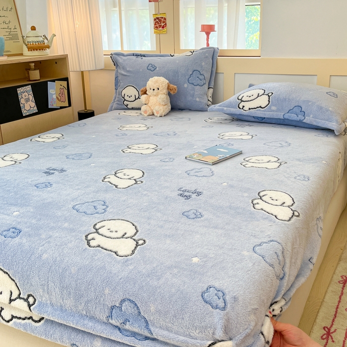 91家纺网 家纺一手货源 找家纺 川悦生活 2025新款高克重雪花绒卡通印花加厚保暖大床单床笠 床笠云朵奶狗