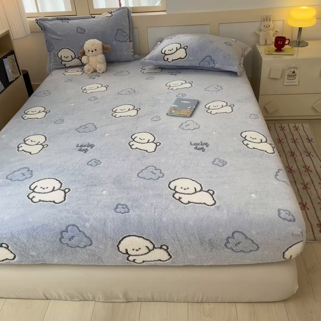 91家纺网 家纺一手货源 找家纺 川悦生活 2025新款高克重雪花绒卡通印花加厚保暖大床单床笠 床笠云朵奶狗