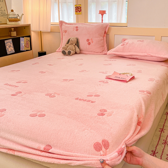 91家纺网 家纺一手货源 找家纺 川悦生活 2025新款高克重雪花绒卡通印花加厚保暖大床单床笠 床笠ins樱桃
