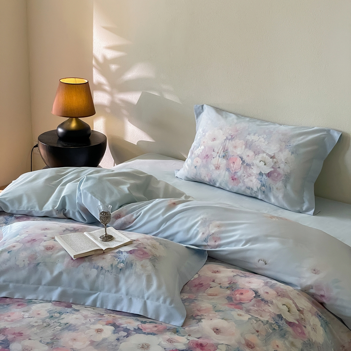 91家纺网 家纺一手货源 找家纺 禾时 2025新款天丝棉磨毛数码印花四件套 花海拾梦-蓝