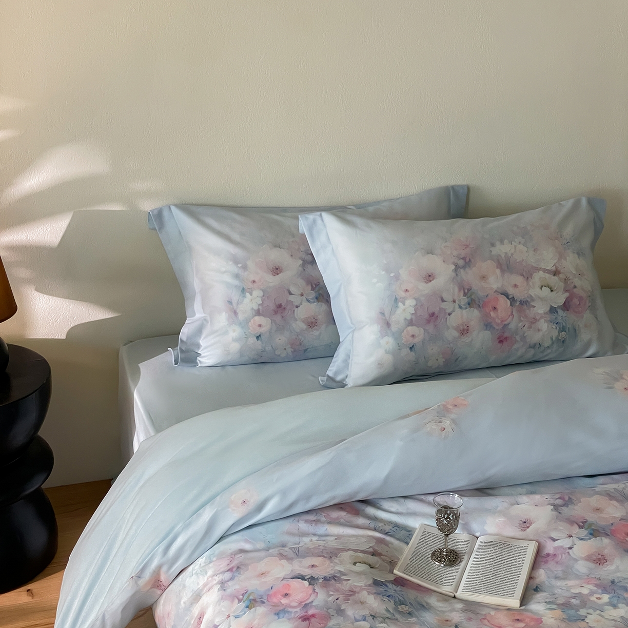 91家纺网 家纺一手货源 找家纺 禾时 2025新款天丝棉磨毛数码印花四件套 花海拾梦-蓝