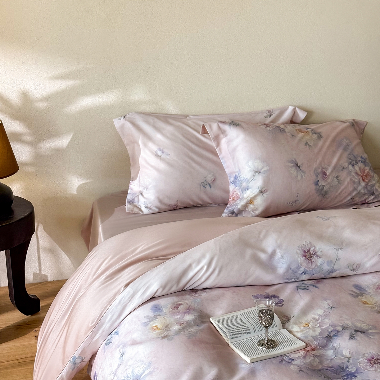 91家纺网 家纺一手货源 找家纺 禾时 2025新款天丝棉磨毛数码印花四件套 花未眠-粉