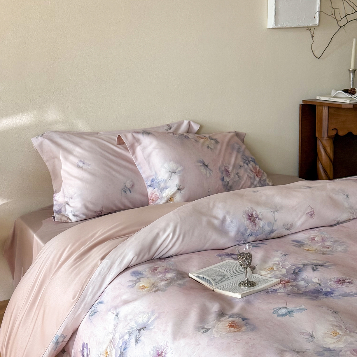 91家纺网 家纺一手货源 找家纺 禾时 2025新款天丝棉磨毛数码印花四件套 花未眠-粉