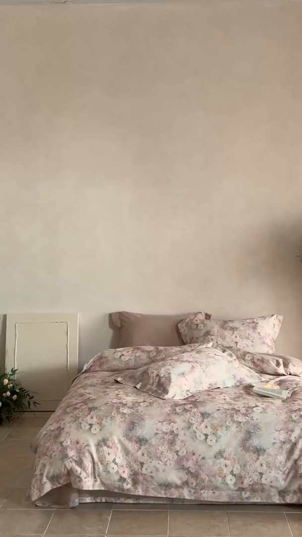 91家纺网 家纺一手货源 找家纺 禾时 2025新款天丝棉磨毛数码印花四件套 卡米莉亚-粉