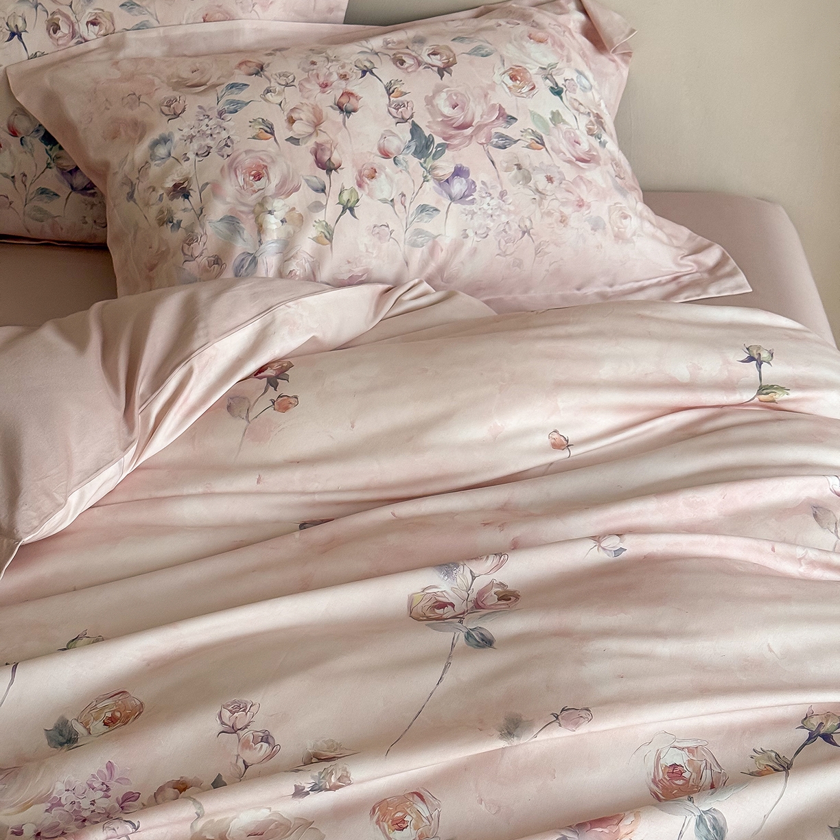 91家纺网 家纺一手货源 找家纺 禾时 2025新款天丝棉磨毛数码印花四件套 玫瑰日记-粉