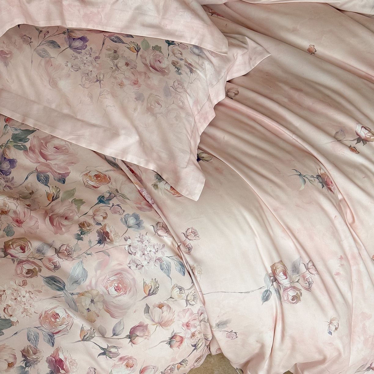 91家纺网 家纺一手货源 找家纺 禾时 2025新款天丝棉磨毛数码印花四件套 玫瑰日记-粉