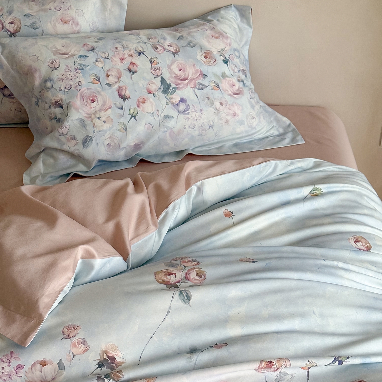 91家纺网 家纺一手货源 找家纺 禾时 2025新款天丝棉磨毛数码印花四件套 玫瑰日记-蓝