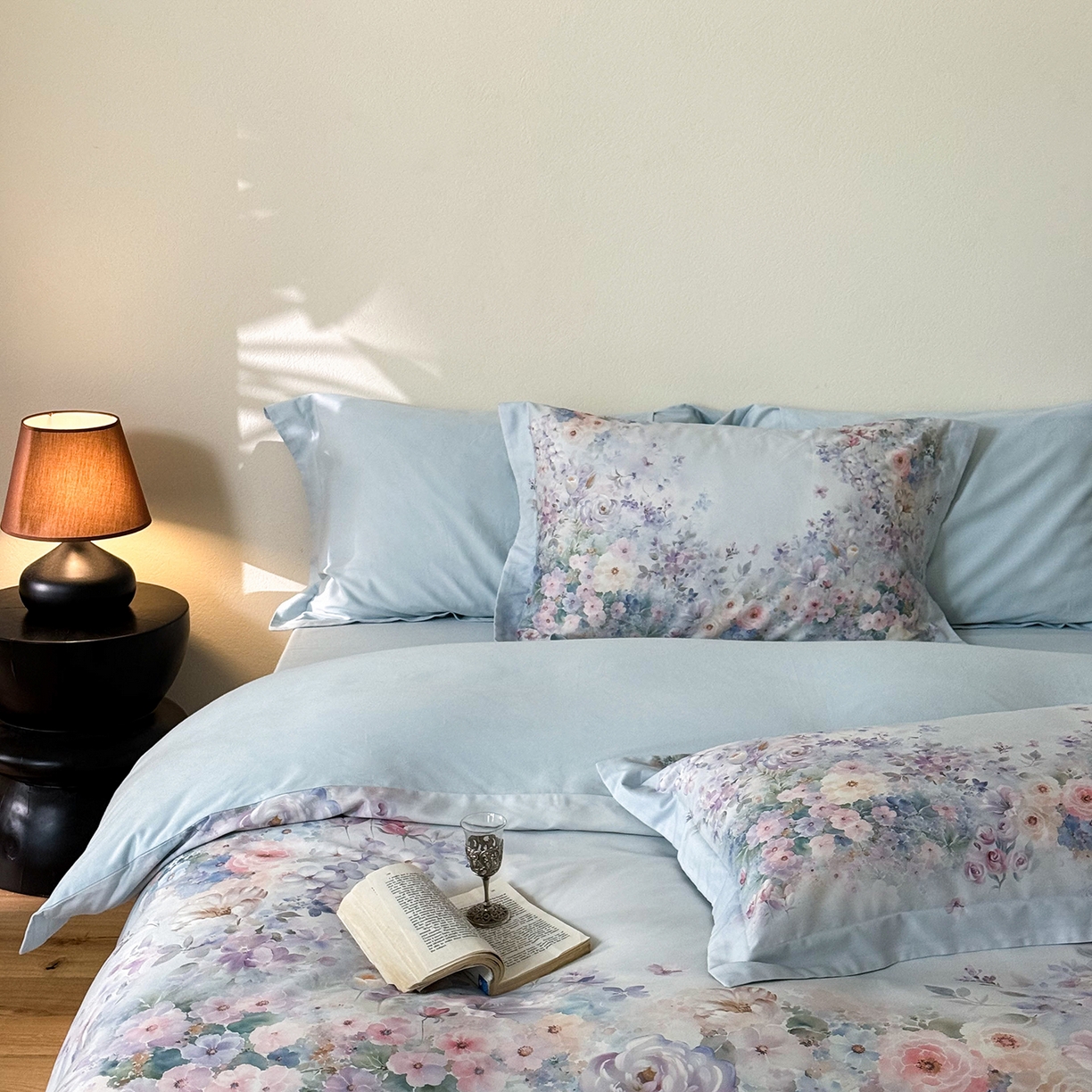 91家纺网 家纺一手货源 找家纺 禾时 2025新款天丝棉磨毛数码印花四件套 梦境-蓝